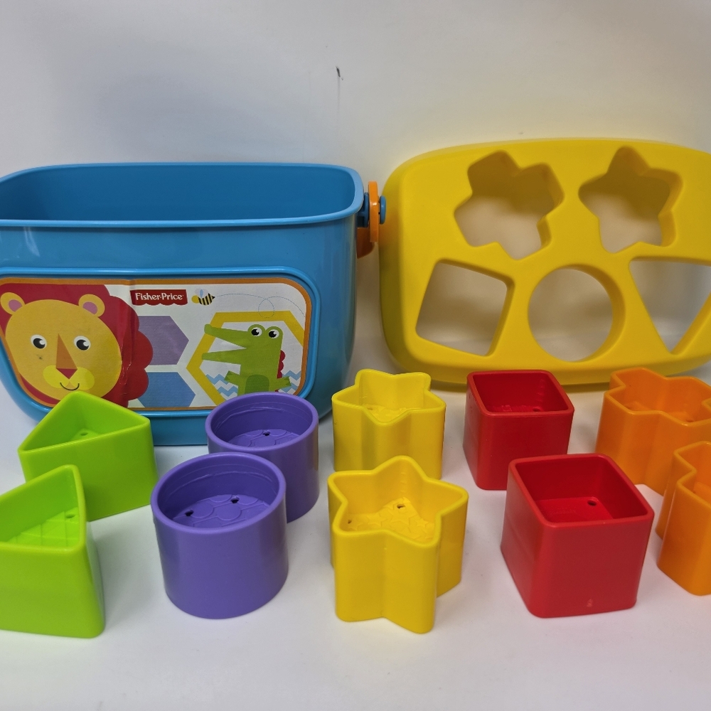 Fisher-Price Baby Learning Toy Container with Lion and Alligator